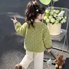 Invierno 2026 Nuevas Llegadas Chaqueta Larga Acolchada Estilo Pequeño Chanel para Niños Niñas Bebé Elegante Flores Pequeñas Ropa Cálida de Algodón Moderna