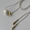 Collar con colgante de estilo emocional para mujer, con forma de fruta de marfil y bola de plata, de alta gama, de lujo, con cadena de lana.