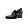 Saltos Altos Femininos de Salto Grosso, Couro Bovino de Primeira Camada, Sapatos Pequenos de Couro, Novidades Outono/Inverno, Sapatos de Salto Médio com Bico Quadrado da Moda, Sapatos de Trabalho em Couro Genuíno