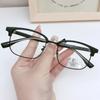 H6614 estilo nuevo libro rojo estilo ins marco de cejas para hombre anteojos anteojos de sentido avanzado marco de anteojos para miopía de estudiante