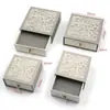 Caja Extraíble de Metal con Textura Creativa, Caja para Collares Estilo Vintage con Tapa y Base, Caja Texturizada para Pendientes y Anillos con Diseño en Relieve, En Stock