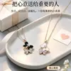 Colar de borboleta em formato de coração para mulheres, com um pingente delicado de esmalte cravejado de diamantes, de design vintage e sofisticado, perfeito como uma corrente de clavícula única e um presente de aniversário.