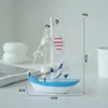 Modelo de Mini Veleiro Mediterrâneo em Azul e Branco, Decoração Fresca para Mesa, Barco Artesanal Oceânico