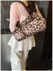 Yuezi 2026 Nova Bolsa Feminina Estilo Coreano com Estampa de Leopardo, Bolsa de Ombro/Axila de Couro com Cera de Óleo de Alta Qualidade, Bolsa Tote Versátil e Fashionável