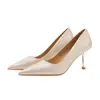 Zapatos de Abrigo de Moda y Versátiles con Tacones Finos para Combinar con Faldas, Zapatos de Tacón Alto para Mujer, Nuevo Modelo 2025, Color Champaña, Zapatos Elegantes de Estilo Femenino para Mujer