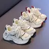 Zapatos de Malla Resistentes al Olor para Niños Zapatos Deportivos para Exterior Otoño 2025 Estilo Coreano para Estudiantes Zapatos de Papá para Niños Medianos y Grandes Zapatos para Correr y Patinar