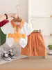 Novo Conjunto de Verão para Meninos 2026 Camisa Polo de Manga Curta com Estampa de Letras Conjunto de Duas Peças Roupa de Verão da Moda para Bebês