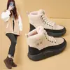 2026 Invierno Nuevos Zapatos de Algodón Cálidos Engrosados con Felpa de Caña Alta Versátiles Suela Gruesa que Aumenta la Altura Botines Deportivos Casuales T351