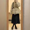 Casaco de Algodão de Comprimento Médio para Mulheres, Novo Estilo Inverno 2026, Versão Coreana, Casual, Fashion, Elegante, Petite, Toque de Luxo, Jaqueta que Marca a Cintura