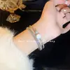 Moda Europeia e Americana Novo bracelete aberto exagerado com incrustação de Diamante pulseira Celebridade da Internet Super Brilhante design de temperamento joia feminina atacado