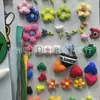 Nuevos Accesorios de Colgante de Flor de Algodón Bordada de Moda Bolso de Moda Ropa de Moda Mochila Escolar Accesorios de Colgante de Flor Roja de Año Nuevo