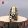 Llavero Colgante Zodiaco Buey de Latón 3D con Patrones Grabados para Riqueza y Seguridad, Pequeño Regalo Zodiaco Buey