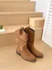 Botas femininas curtas com saltos grossos, botas de cano médio empilhadas, novas botas western cowboy Martin Outono 2026 Maillard