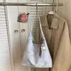 Nova bolsa de ombro simples e casual da moda feminina, bolsa tote versátil para o dia a dia, bolsa de ombro leve