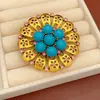 Broche de Flor Hueca de Resina Incrustado con Diamantes Vintage, Accesorio de Ropa Exquisito y Único de Gama Alta de Nicho para Mujeres