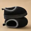 Pantuflas y zapatos de algodón estilo retro para niños y niñas, engrosados con forro de felpa para abrigar, un conjunto a juego para padres e hijos, adecuados para usar en interiores, disponibles para envío directo