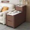 Armário Lateral de Sofá de Chão em Madeira Maciça com Sensação de Luxo Leve e Alto Padrão, Pequeno e Estreito, Mesa Lateral Simples e Moderna para a Sala de Estar