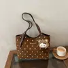Bolso tote retro de moda para mujer de este año, nueva colección otoño 2026, bolso de hombro ligero de lunares, bolso para el antebrazo para el trabajo