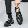 Zapatos de Hombre Transfronterizos, Zapatos de Cuero Puntiagudos Casuales Británicos, Zapatos Casuales de Peluquero de Moda, Zapatos de Cuero con Borlas Estilo Coreano para Hombre