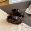 Sapatos de princesa para meninas, coleção primavera/outono 2026, prateados, sapatos de couro estilosos para crianças, com sola macia, antiderrapantes, adequados para apresentações