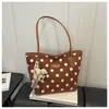 Bolsa de Moda Estilo Coreano com Bolinhas Feminina 2026 Nova Bolsa Tote Casual Color Block de Grande Capacidade Bolsa de Ombro Único para Passeios e Trabalho