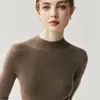 Suéter de punto fino 100% lana lavable a máquina Yangzi para mujer, cuello semi-alto, ajustado, sin costuras, ajuste ceñido, camiseta base de punto