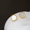 Joias de prata Nafoge atacado incrustadas com concha branca natural brincos pequenos redondos banhados a ouro brincos de prata 925 esterlina simples da moda