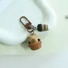 Chaveiro de Capivara Cor de Café Desenho Animado Pingente Doce Decoração de Mochila Ornamento Diário Acessório Criativo Versátil