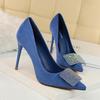 825-2 precio especial para zapatos sueltos (Este está agotado sin reposición)