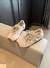 Zapatos casuales de cuero suave tela satinada deportiva verano delgado suela blanda feos lindos cabeza grande senderismo ligero zapatos Forrest Gump zapatos de entrenamiento alemanes mujer