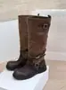Botas altas de gamuza desgastada con hebilla, punta redonda, estilo europeo y americano vintage para mujer, nuevo modelo de invierno 2026, botas de montar con tacón grueso