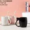 Taza de plástico simple para enjuague bucal al por mayor 2 yuanes tienda departamental taza de plástico para lavar baño del hogar taza de plástico para adulto para cepillarse enjuague bucal