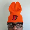 Estilo Nuevo Otoño e Invierno Mismo Estilo INS Americano Gorro de Punto Bloque de Color Rayado Diseño de Orejas de Conejo Patrón de Letras Bordado