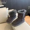 Botas de Neve de Couro Genuíno com Solado Plano, Acolchoadas com Veludo Espesso, de Cano Médio, para Mulheres, Novo Estilo Inverno 2026, Superfície de Couro, Sapatos de Algodão Quente Integrados, Botas Curtas
