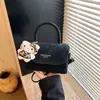 Bolso Pequeño Cuadrado Retro Estilo Hong Kong Hombro Único 2026 Nuevo de Moda Diseño de Nicho Moda Color Sólido Bolso Cruzado de Gama Alta