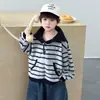 Sudadera a rayas fresca y elegante para niños, top de moda estilo coreano para niños pequeños, nueva camiseta básica para niños primavera y otoño 2026
