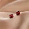 Pendientes de Plata de Ley S999 de Frijol Rojo para Mujer Estilo Chino Retro Joyería para Orejas Cuadrada Pequeña Roja Simple Venta al por Mayor