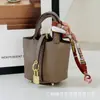 Nova Mini Cesta de Legumes Bolsa Pingente Couro Ultra-fibra Capa de Fone de Ouvido Feminina Criativa Mini Bolsa Balde Pequena Pingente