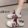 En stock: Nuevos zapatos de mujer para principios de otoño de 2026, versátiles de punta redonda, lindos y peculiares zapatos de estudiante, zapatillas deportivas casuales blancas