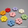 Botões Flor de Ameixa Olho Duplo Pintados com Spray Colorido, Botões Coloridos de Doce de Desenho Animado, Botões Coloridos Feitos à Mão Costurados à Mão