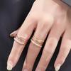 Anillo entrelazado de doble capa abierto y moderno, personalizado, con un diseño de nicho moderno en línea, el famoso anillo de diamantes entrelazados.