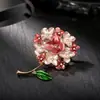 Broche de Aleación y Esmalte de Nuevo Estilo con Incrustaciones de Diamantes y Diseño de Flor de Hortensia con Goteo de Aceite, Moderno y Versátil, Accesorio de Ropa de Alta Gama al por Mayor