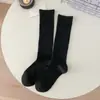 Meias Versáteis de Meia-Cança para Primavera e Outono para Mulheres, Meias Largas com Listras Verticais, Meias Básicas Lisas de Cano Médio