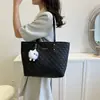 Bolsa Grande Sencilla para Mujer Nueva Colección Primavera/Verano 2026 Bolso Tote Casual de Moda para Viajes al Trabajo Bolso de Hombro de Nicho de Gama Alta