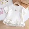Camiseta de manga corta para niña, nuevo estilo de verano, top elegante con volantes para niños pequeños, prenda exterior fina de manga corta estilo princesa para niños