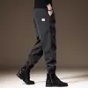 Calça jogger casual de veludo cotelê macio de alta qualidade italiana para homens, coleção outono/inverno 2026, calças largas estilo americano de alta resistência