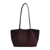 Bolsa Grande Capacidade Retrô Outono e Inverno Feminina 2026 Novo Estilo Tendência Moda High-End Versátil Estilo Coreano Tote Bolsa de Ombro
