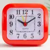 Reloj despertador pequeño cuadrado para niños y estudiantes, estilo simple, artefacto de despertador con luz nocturna, reloj de escritorio, no silencioso