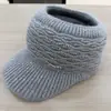 Gorro de punto con visera de pelo de conejo para mujer, nuevo estilo de otoño e invierno, hace que la cara se vea más pequeña, versátil, protege del sol, protege los oídos, gorro de moda