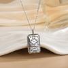 Collar con colgante de la serie Tarot retro europea y americana, estilo AliExpress Ins, con estrellas y bloque geométrico, cadena de clavícula, tendencia.